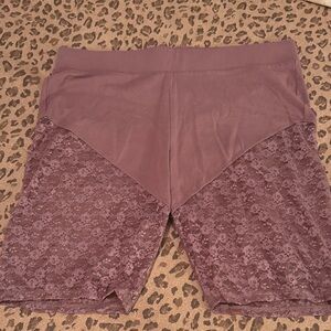 🐷 Torrid High-Waist Lace Panel Biker Shorts